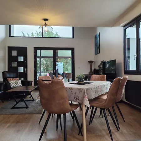 Papillon***. Location 1er étage.