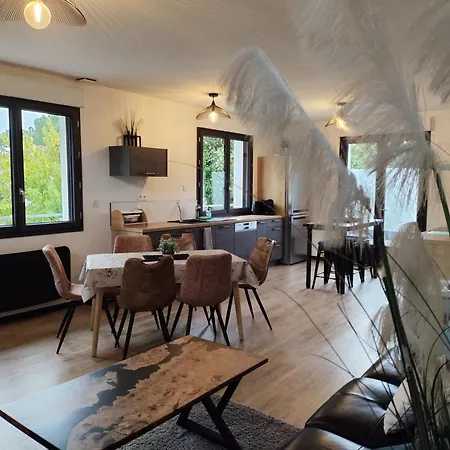 Papillon***. Location 1er étage. *