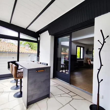 Papillon***. Location 1er Etage. Daire