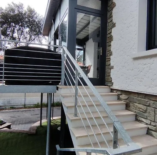 Papillon***. Location 1er étage. Apartamento *